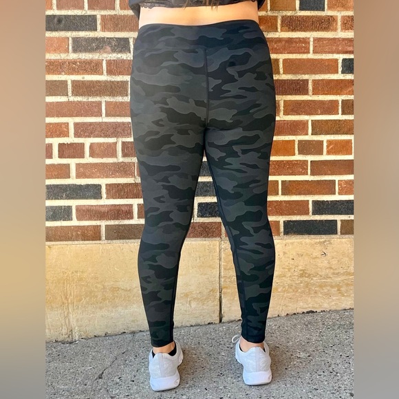 WHITE BIRCH- High Waisted Camouflage Print Knit Leggings - Picture 6 of 7